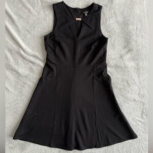 ANN Taylor Black Dress With Gold Accent Sleeveless Size 0p
